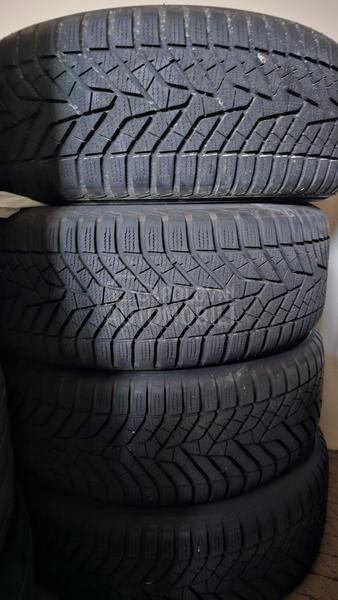 Yokohama 225/50 R17 Zimska