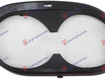 LAJSNA AUSPUHA CRNA Desno za Mercedes Benz CLA Klasa od 2019. do 2023. god.