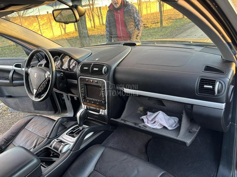 Porsche Cayenne 