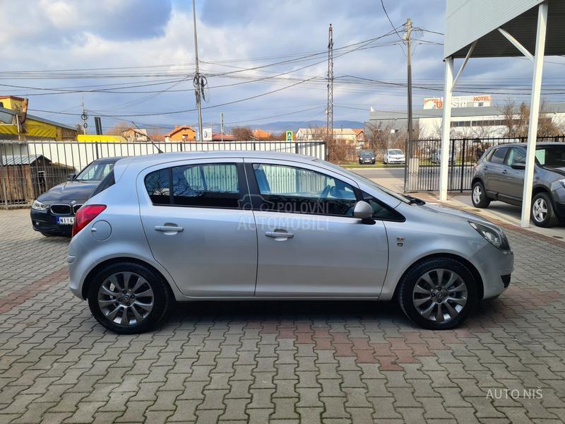 Opel Corsa D 1.4 EDITION 111