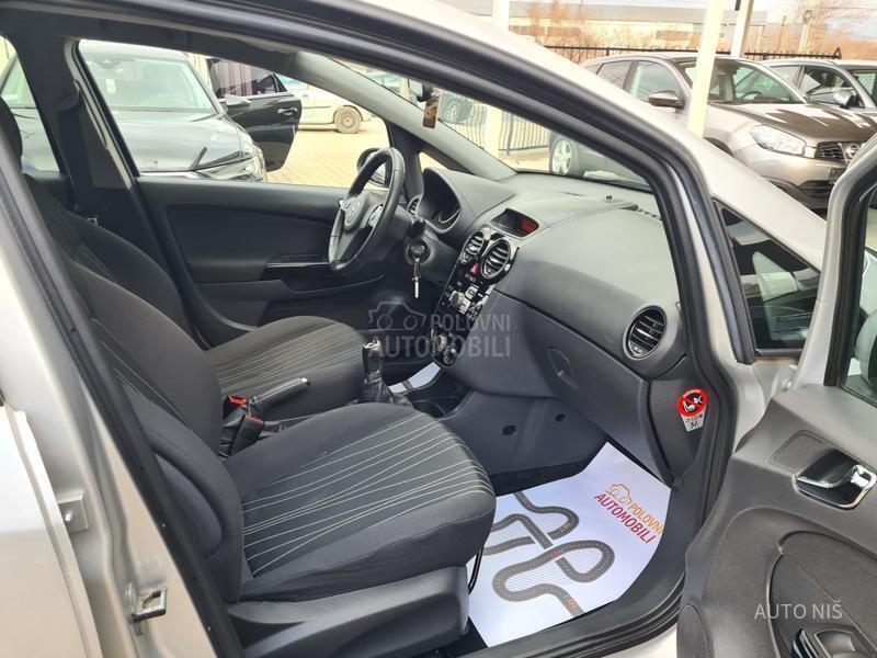 Opel Corsa D 1.4 EDITION 111