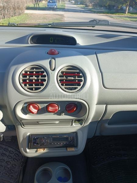 Renault Twingo 1.2b dugo  r e g