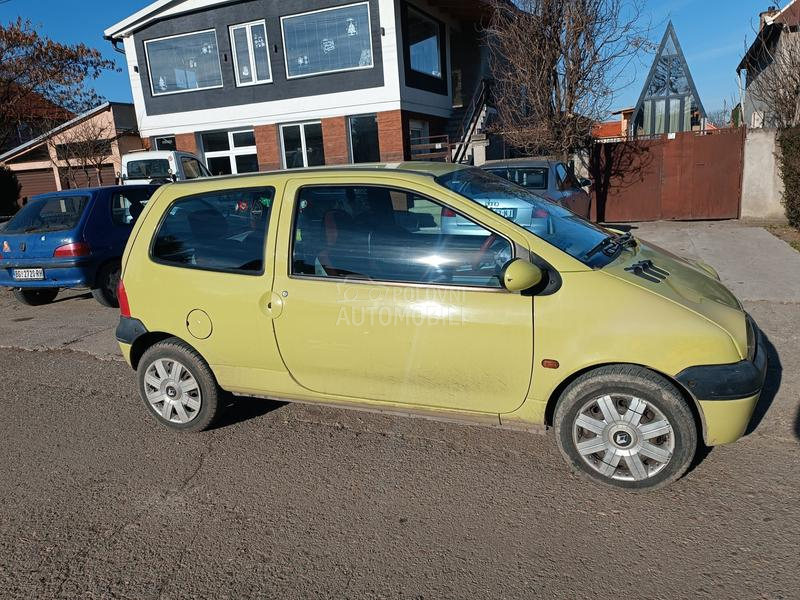 Renault Twingo 1.2b dugo  r e g