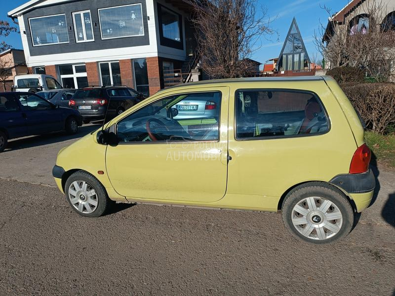 Renault Twingo 1.2b dugo  r e g