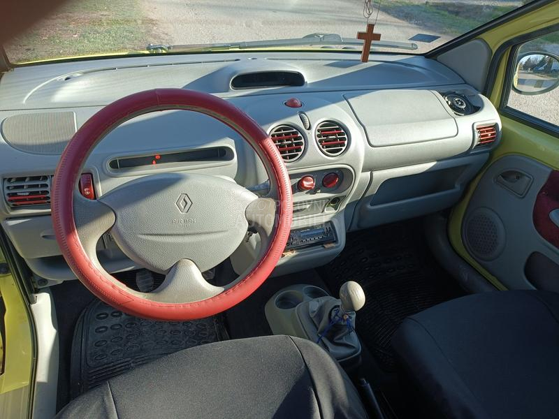 Renault Twingo 1.2b dugo  r e g