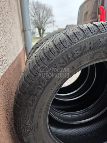 Semperit 235/60 R18 Zimska