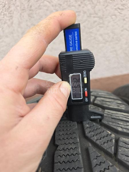 Semperit 235/60 R18 Zimska