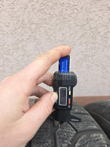 Semperit 235/60 R18 Zimska