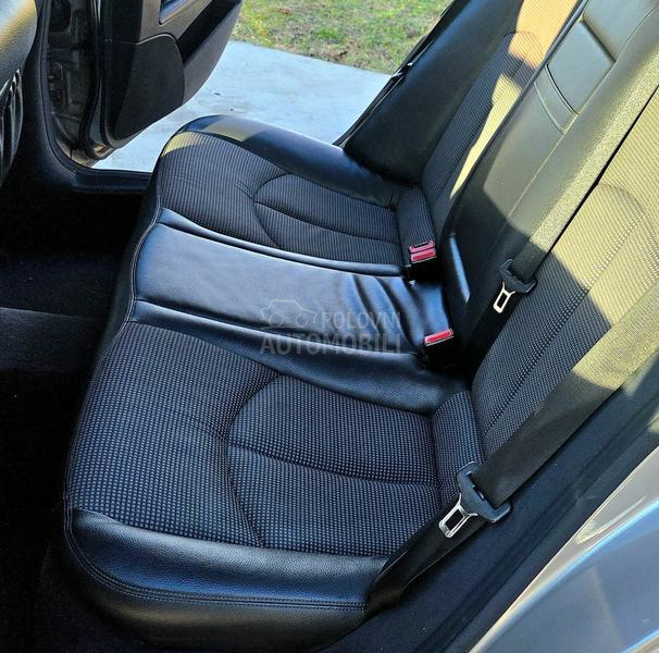 Mercedes Benz E 220 2.2 AVANGARD