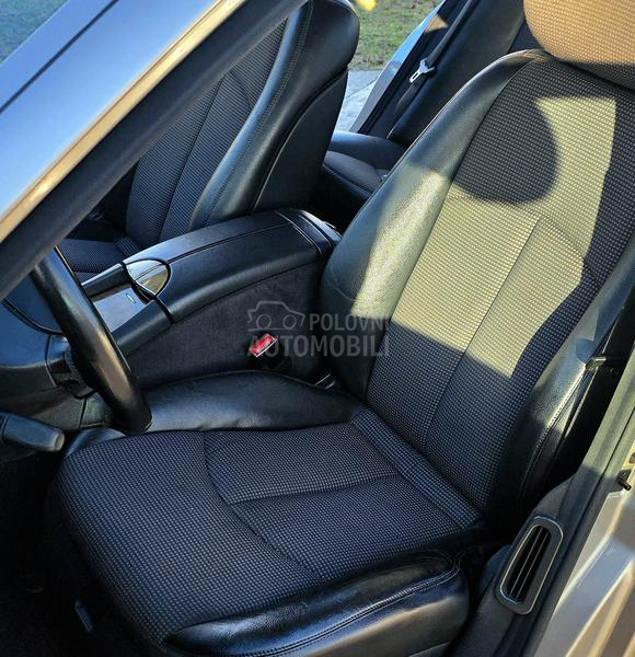 Mercedes Benz E 220 2.2 AVANGARD