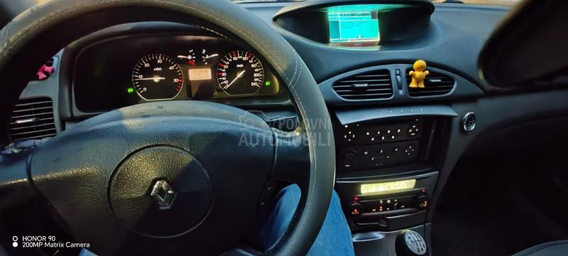Renault Laguna 