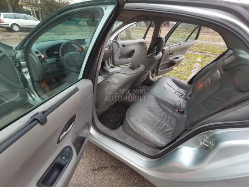 Renault Laguna 