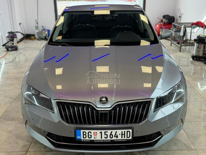 Škoda Superb 