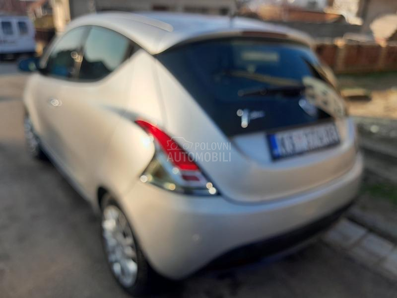 Lancia Ypsilon 