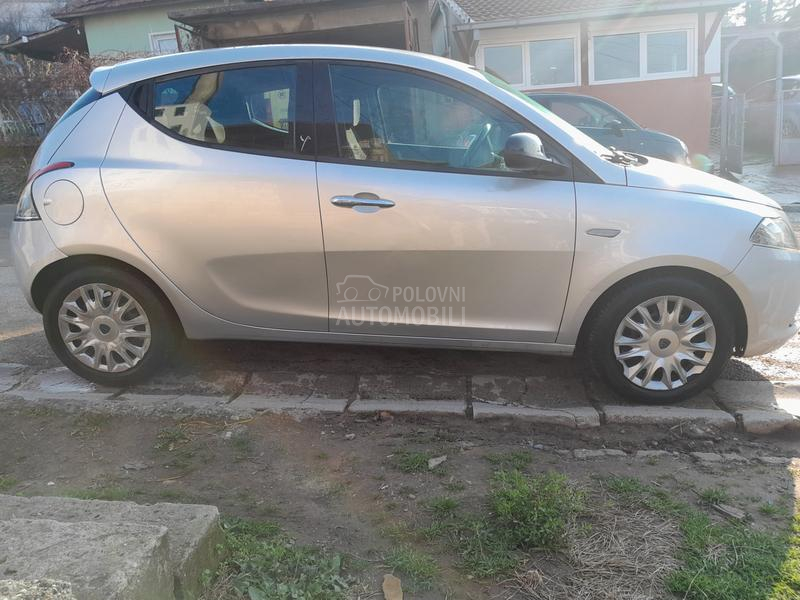 Lancia Ypsilon 