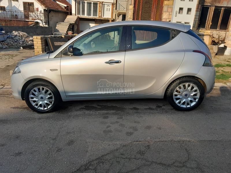 Lancia Ypsilon 