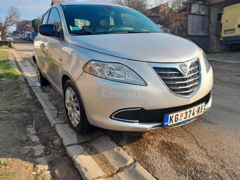 Lancia Ypsilon 