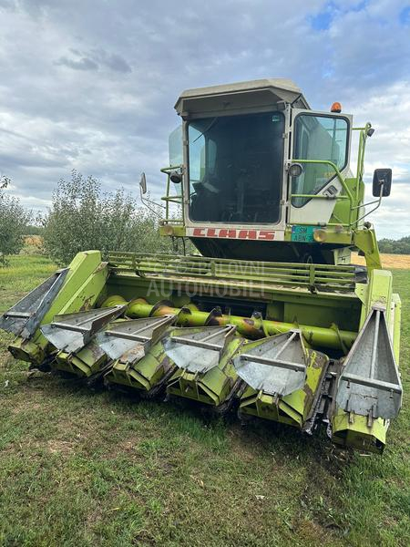 Claas Dominator 76