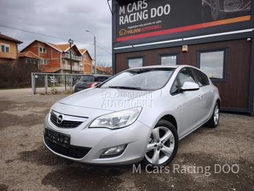 Opel Astra J 1.6 ENJOY