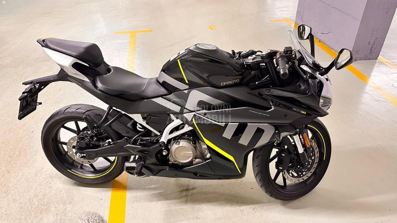 CFMOTO 300 SR