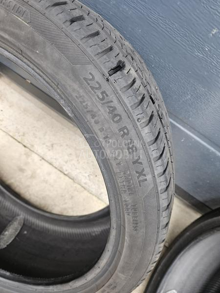 Barum 225/40 R18 Zimska