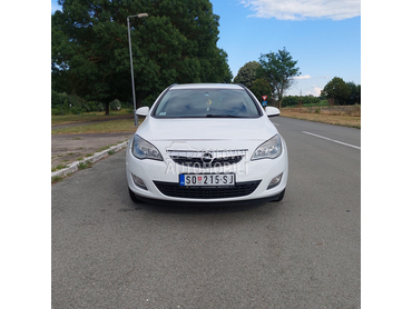 Opel Astra J 