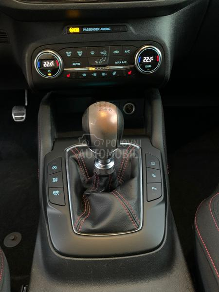 Ford Focus 2.0 ST Line