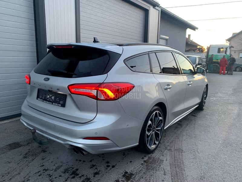 Ford Focus 2.0 ST Line
