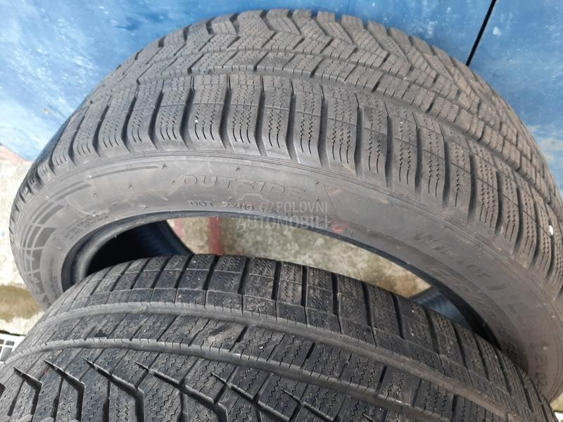 Hankook 235/45 R18 Zimska