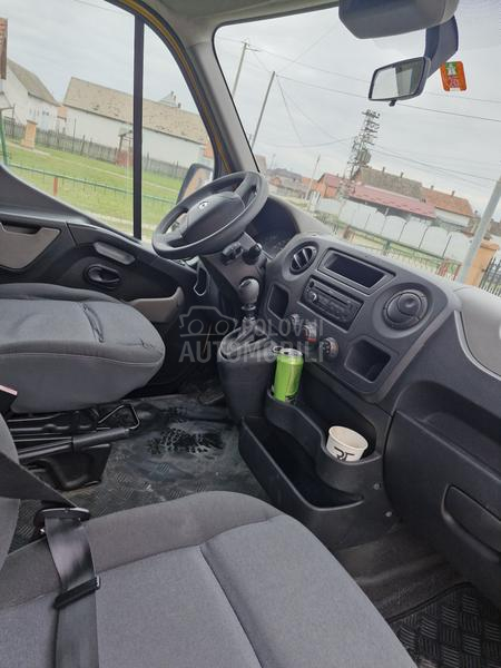 Renault Master 334