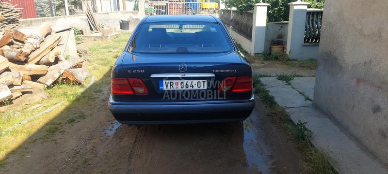 Mercedes Benz E 250 2500 tdi