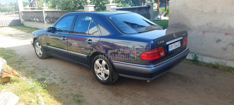 Mercedes Benz E 250 2500 tdi
