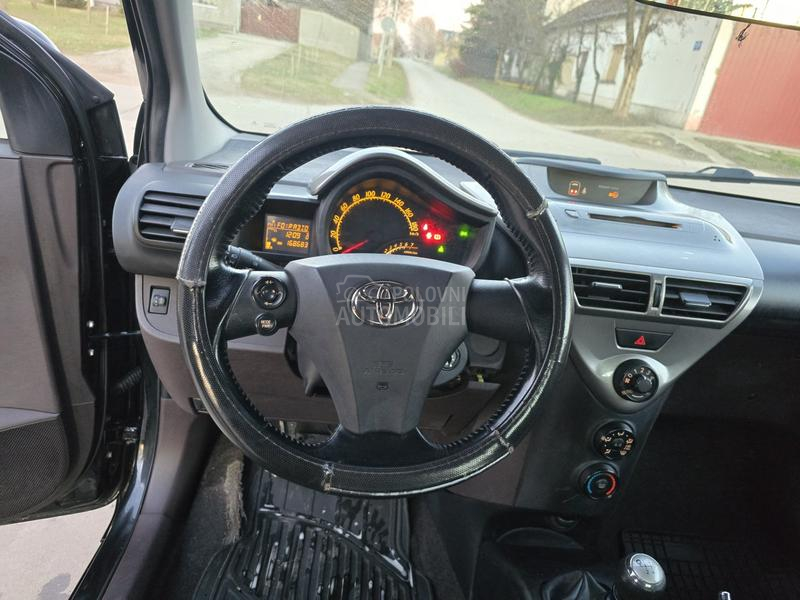 Toyota iQ 1,0