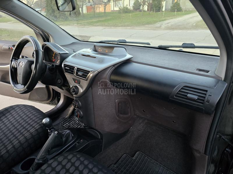 Toyota iQ 1,0