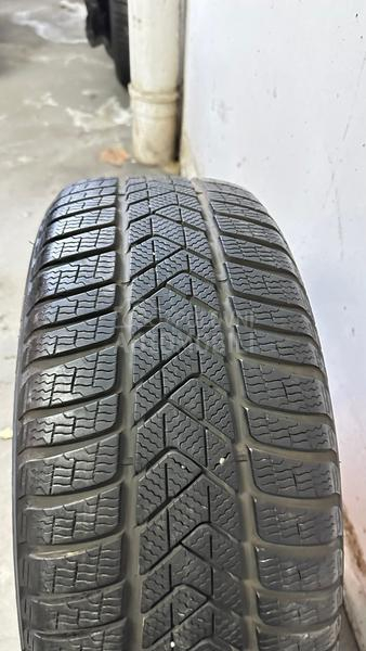 Pirelli 245/45 R18 Zimska