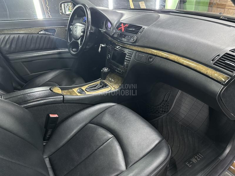 Mercedes Benz E 200 