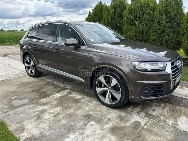 Audi Q7 
