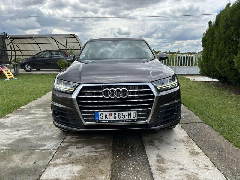 Audi Q7 