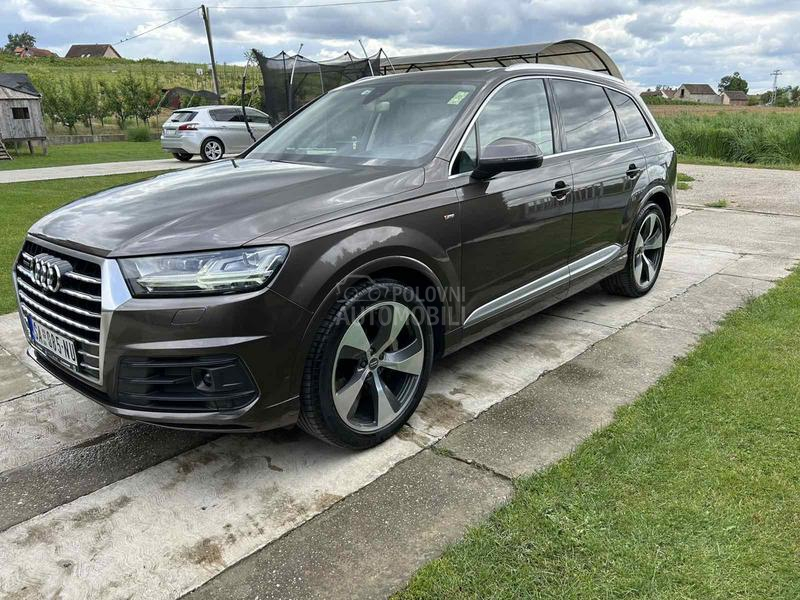 Audi Q7 