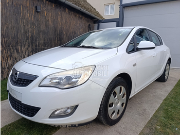 Opel Astra J 1.4 ben 5 v r  a t a