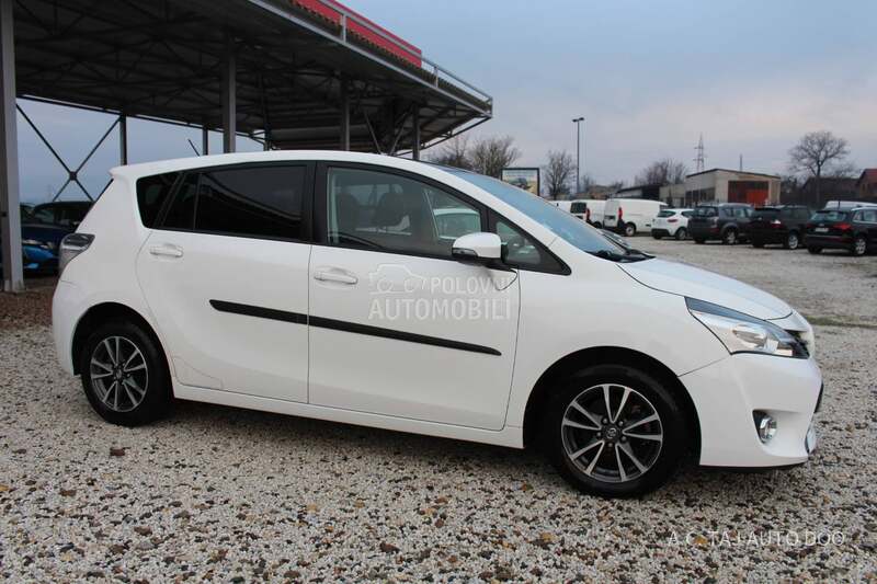 Toyota Verso 1.6 D-4D SKY BLUE