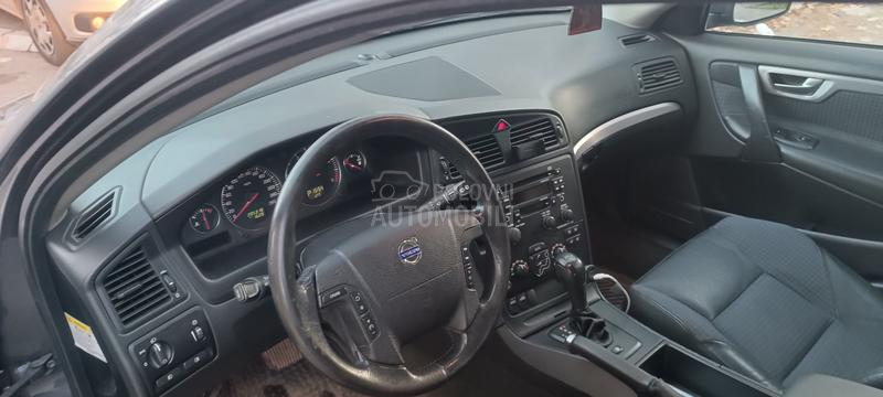 Volvo V70 D5