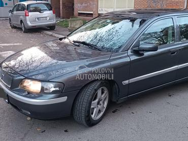 Volvo V70 D5