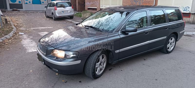 Volvo V70 D5