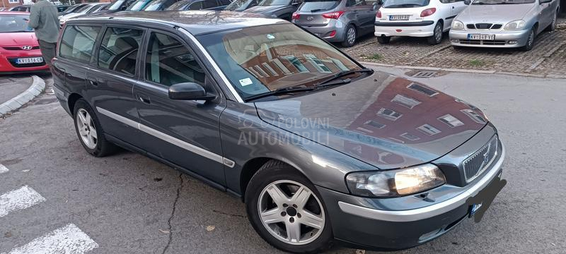 Volvo V70 D5