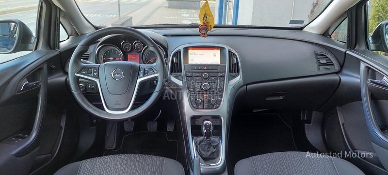Opel Astra J ENJOY