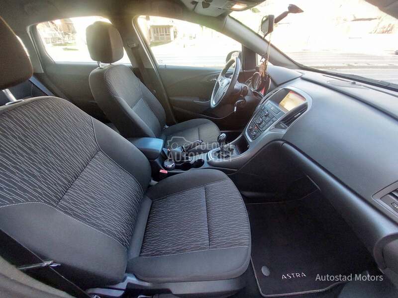 Opel Astra J ENJOY