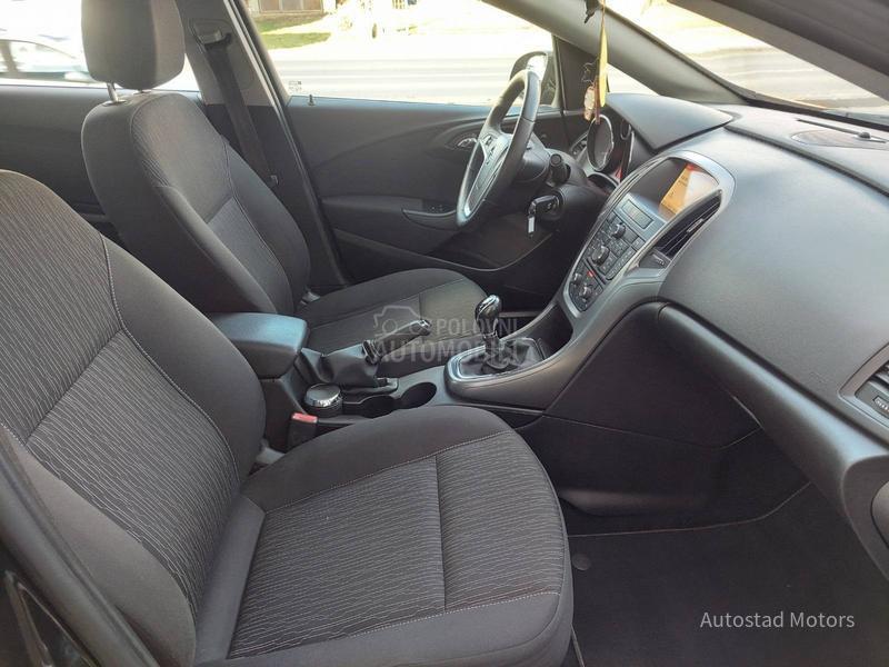 Opel Astra J ENJOY