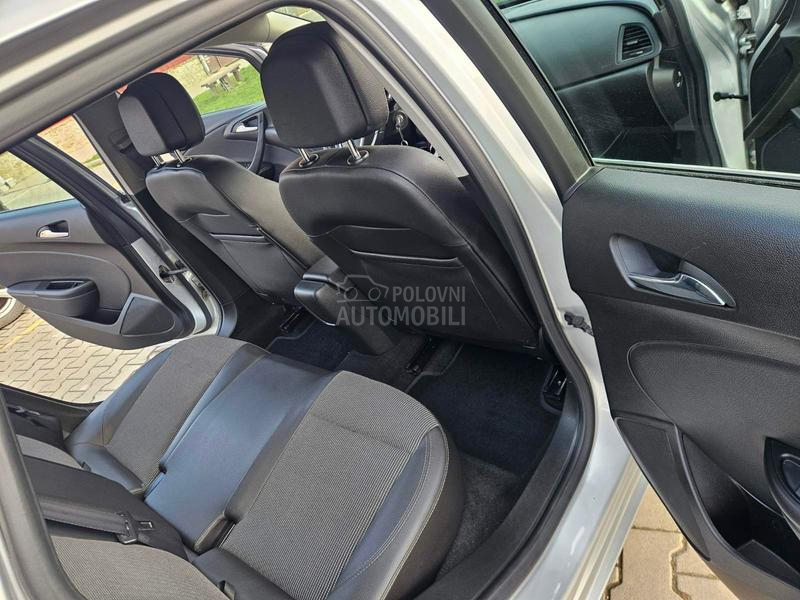 Opel Astra J 