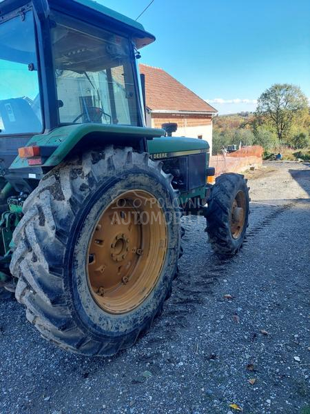 John Deere 3350